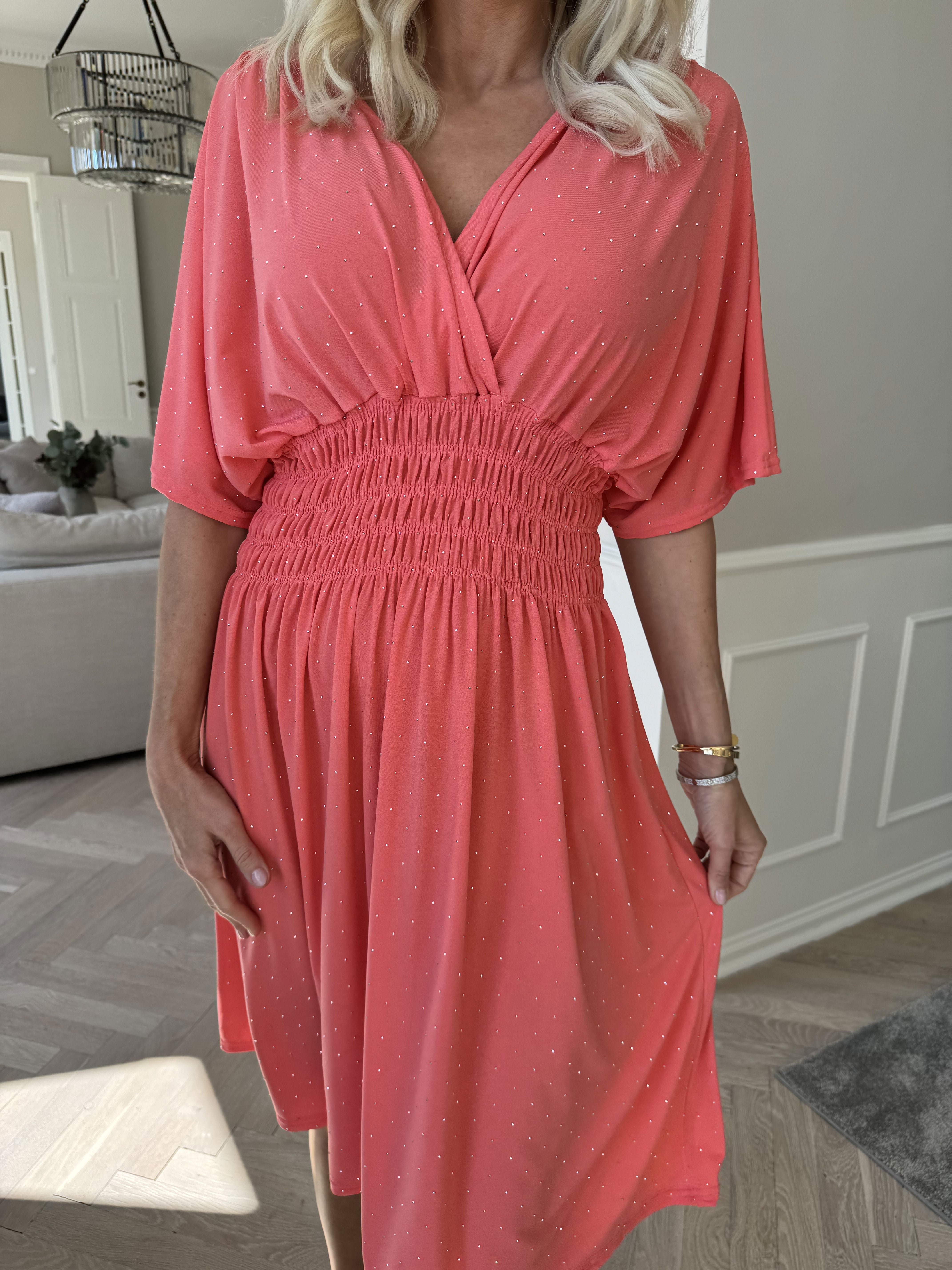 Pams Crystal Short - Kort elastisk kjole med similisten